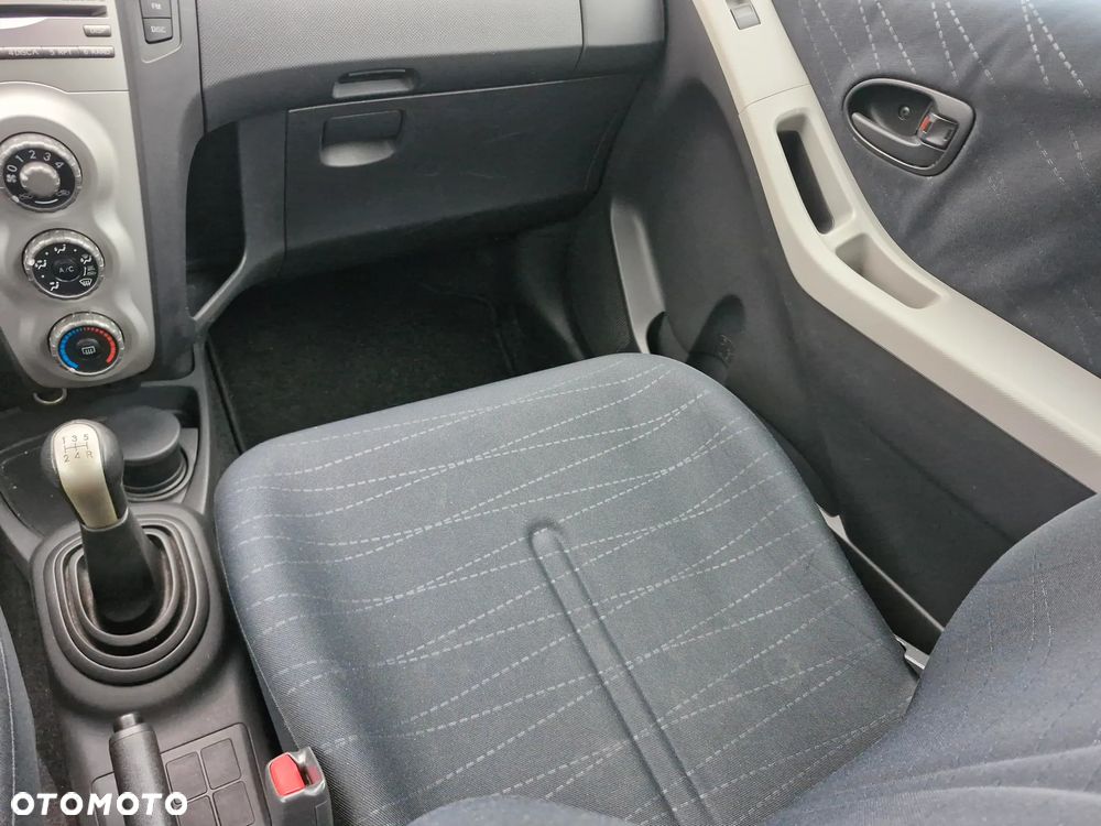 Toyota Yaris 1.0 Luna A/C - 23