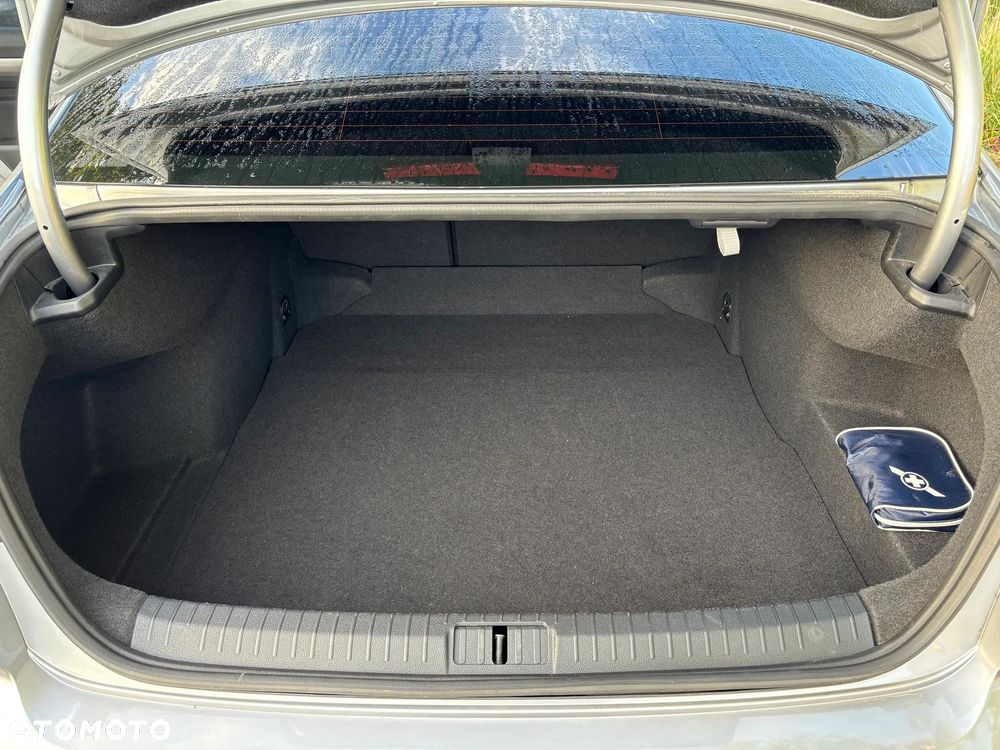 Volkswagen Passat 1.5 TSI EVO Business - 25