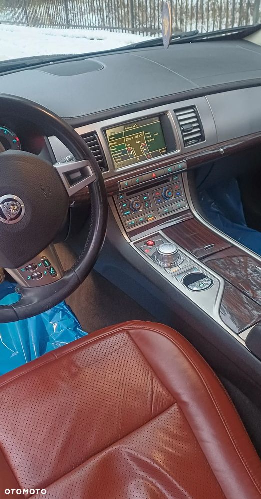 Jaguar XF 3.0 V6 D Premium Luxury - 8