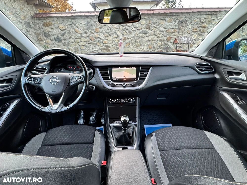 Opel Grandland X 1.2 Turbo START/STOP Design Line - 11