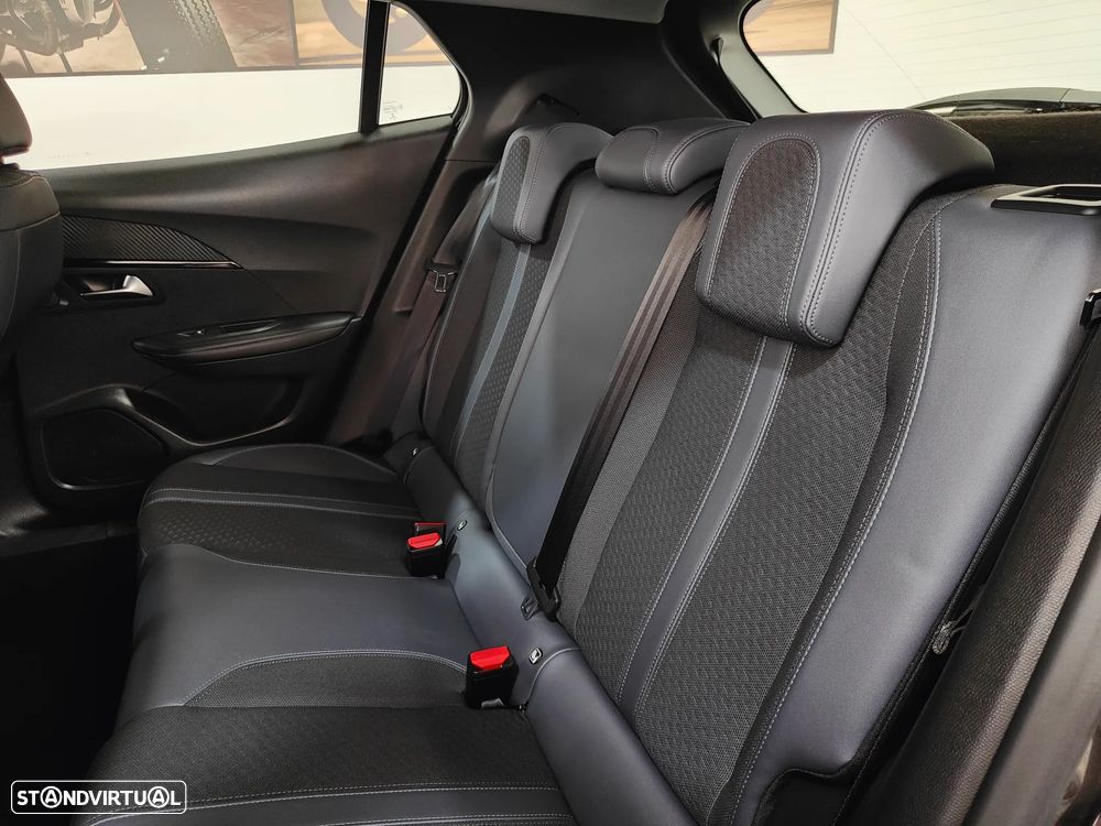 Peugeot 2008 1.2 PureTech Allure - 35