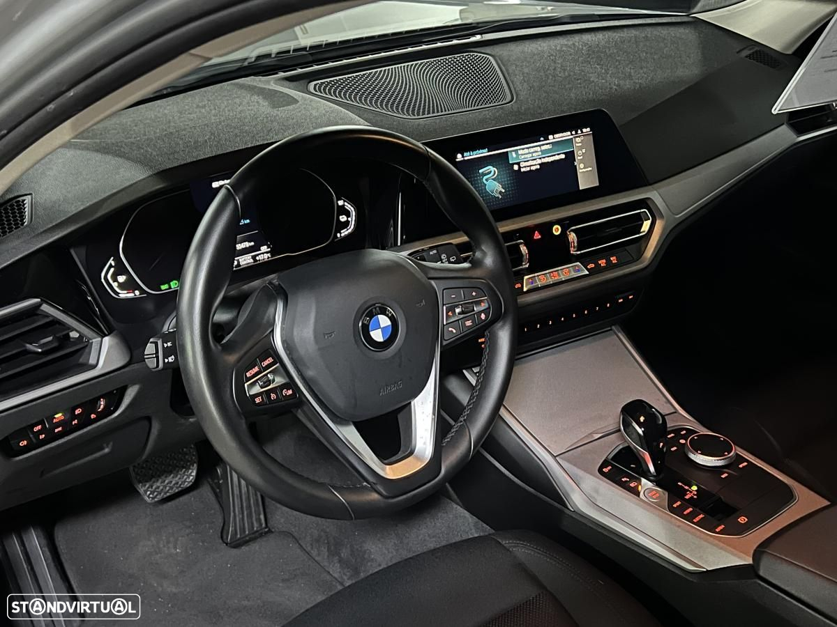 BMW 330 e Touring Corporate Edition Auto - 19