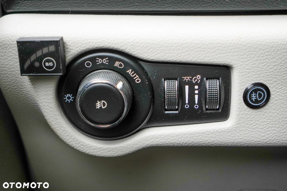 Chrysler Pacifica - 12