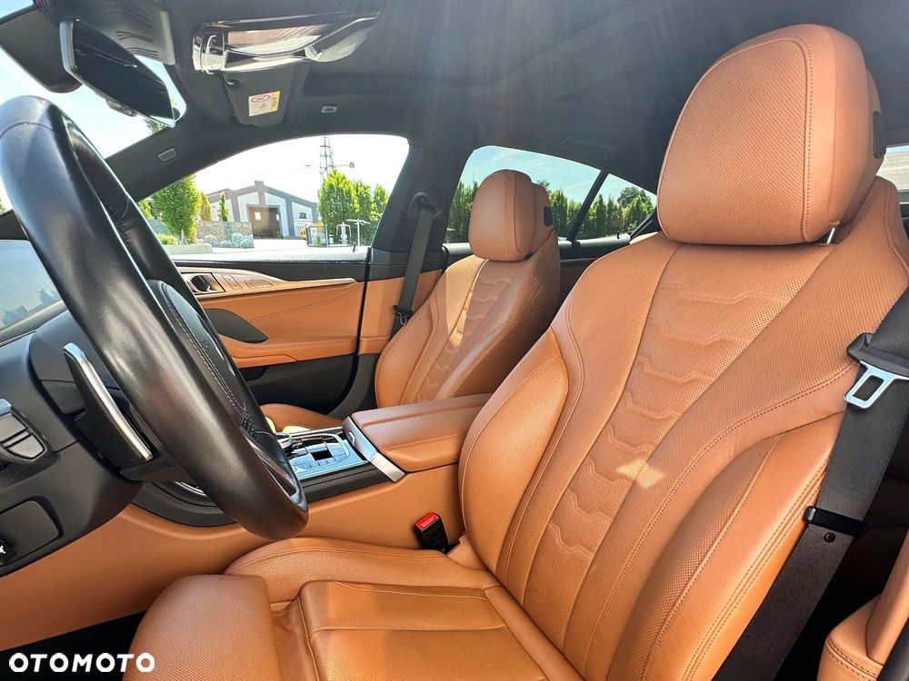 BMW Seria 8 - 22