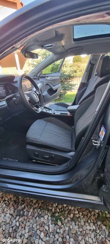 Skoda Octavia Combi 2.0 TDI DSG Style - 10
