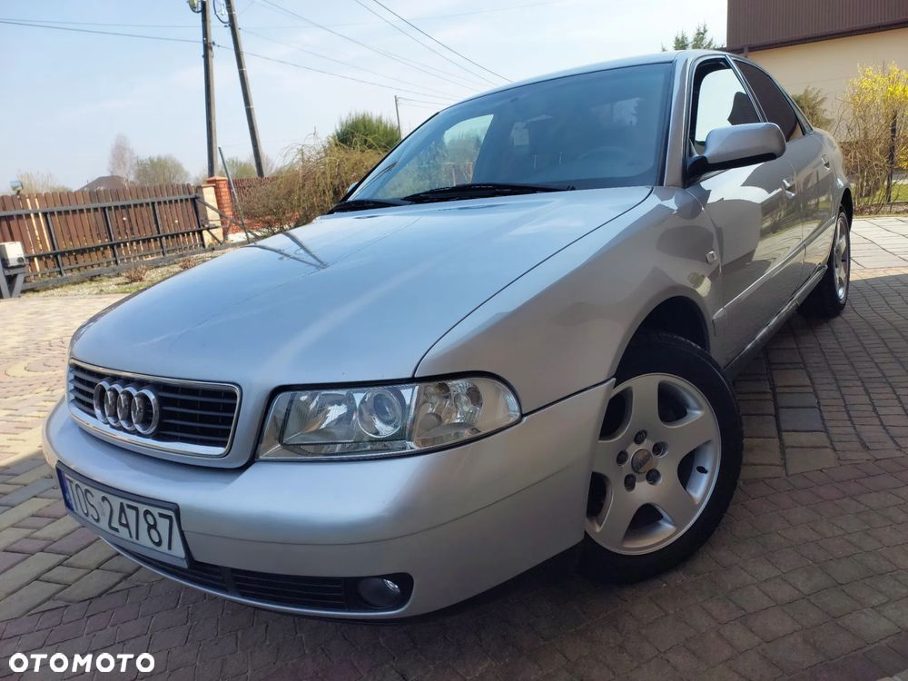 Audi A4 Limousine - 12