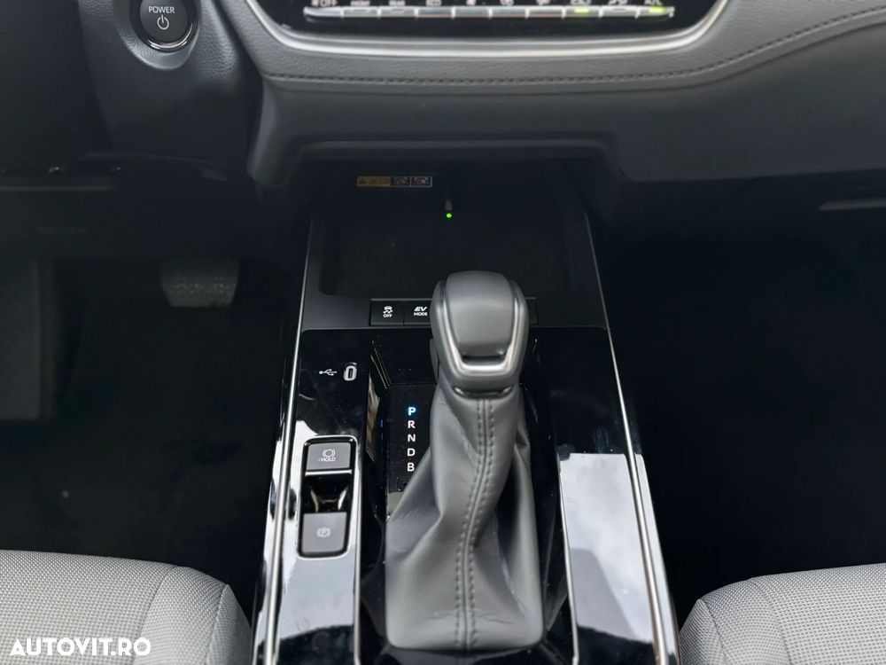 Toyota Corolla Cross - 13
