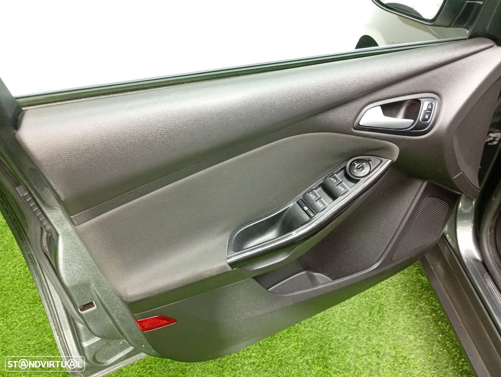 Ford Focus 1.0 SCTi ST-Line - 10