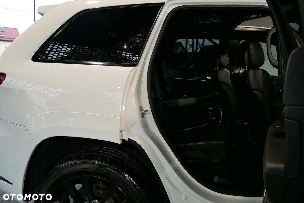 Jeep Grand Cherokee - 15