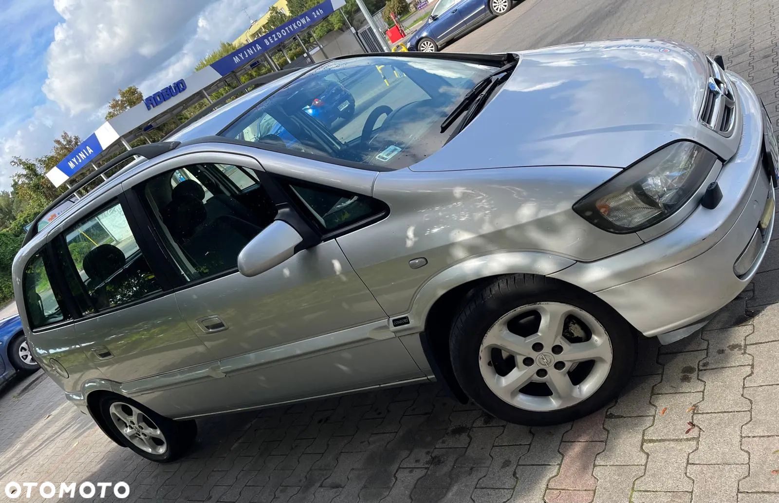 Opel Zafira 1.8 16V Comfort - 1