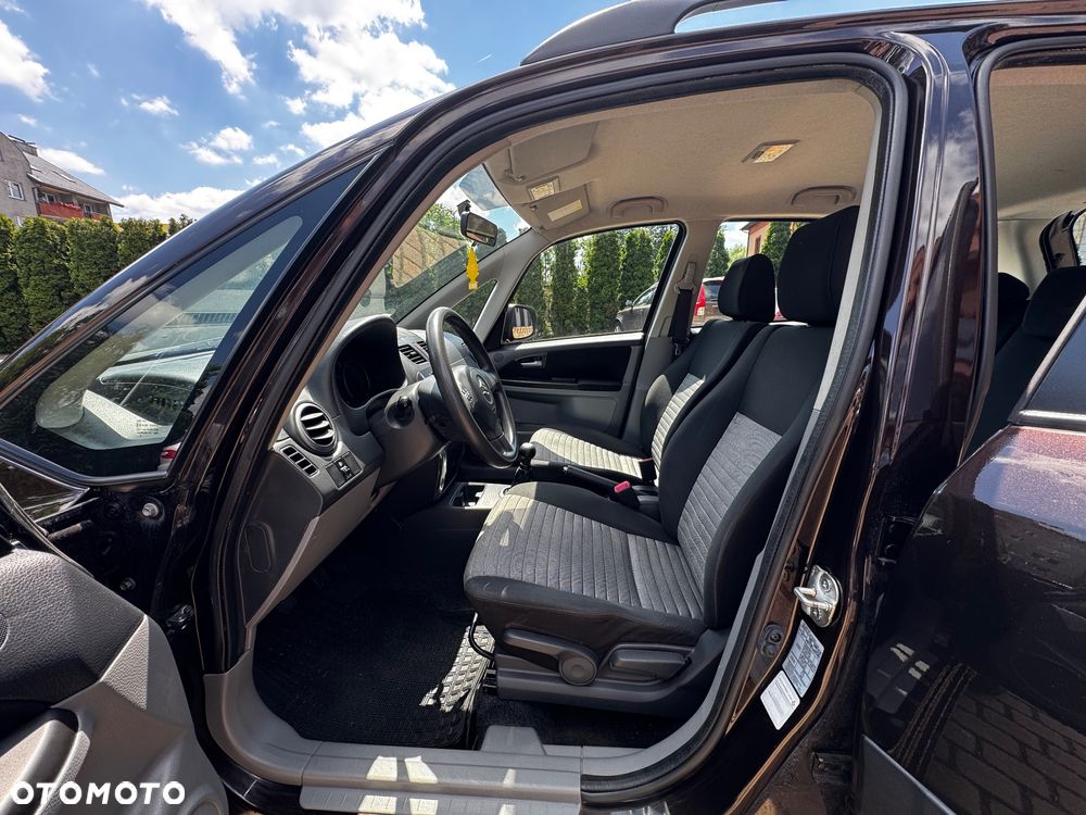 Suzuki SX4 1.6 Premium - 18