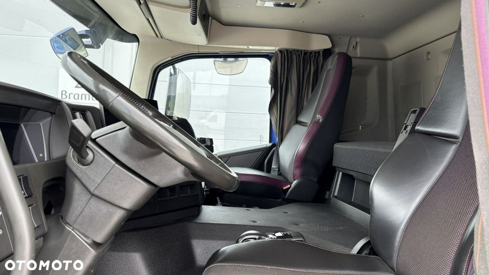 Volvo FMX - 10