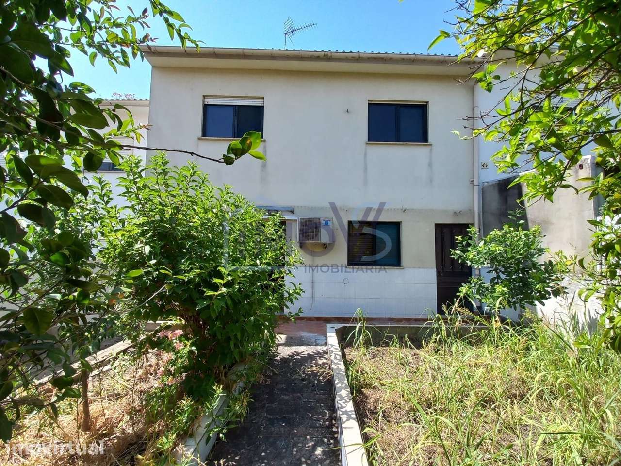 Moradia T4 com jardim no centro do Entroncamento - Grande imagem: 4/25