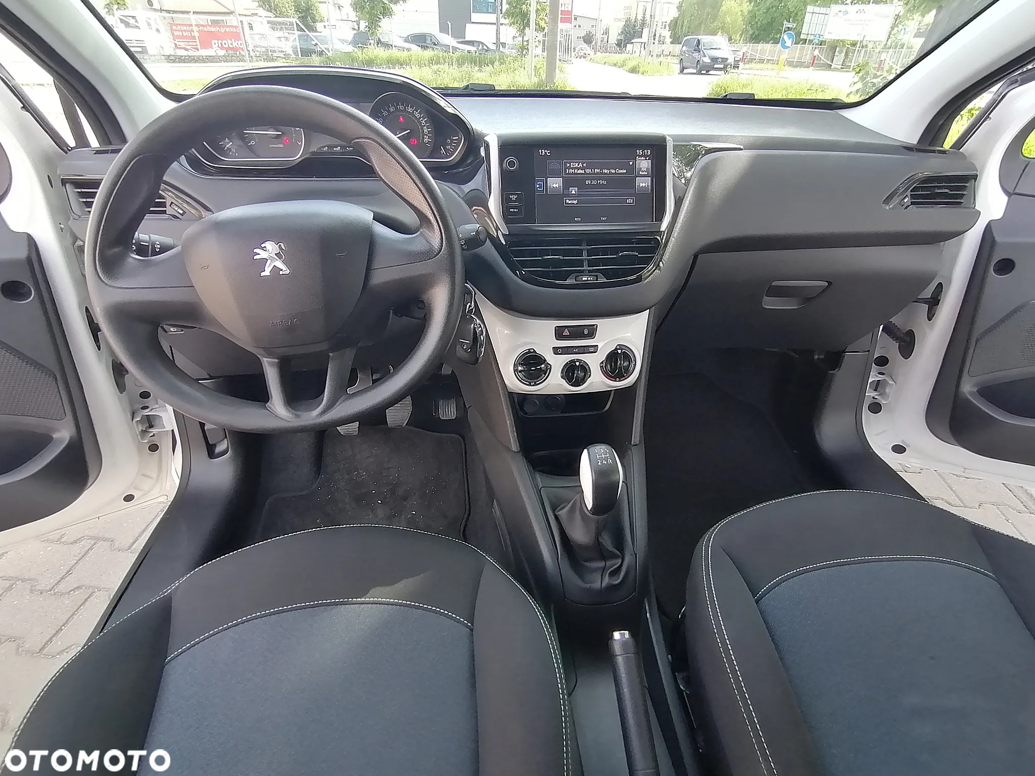 Peugeot 208 - 26