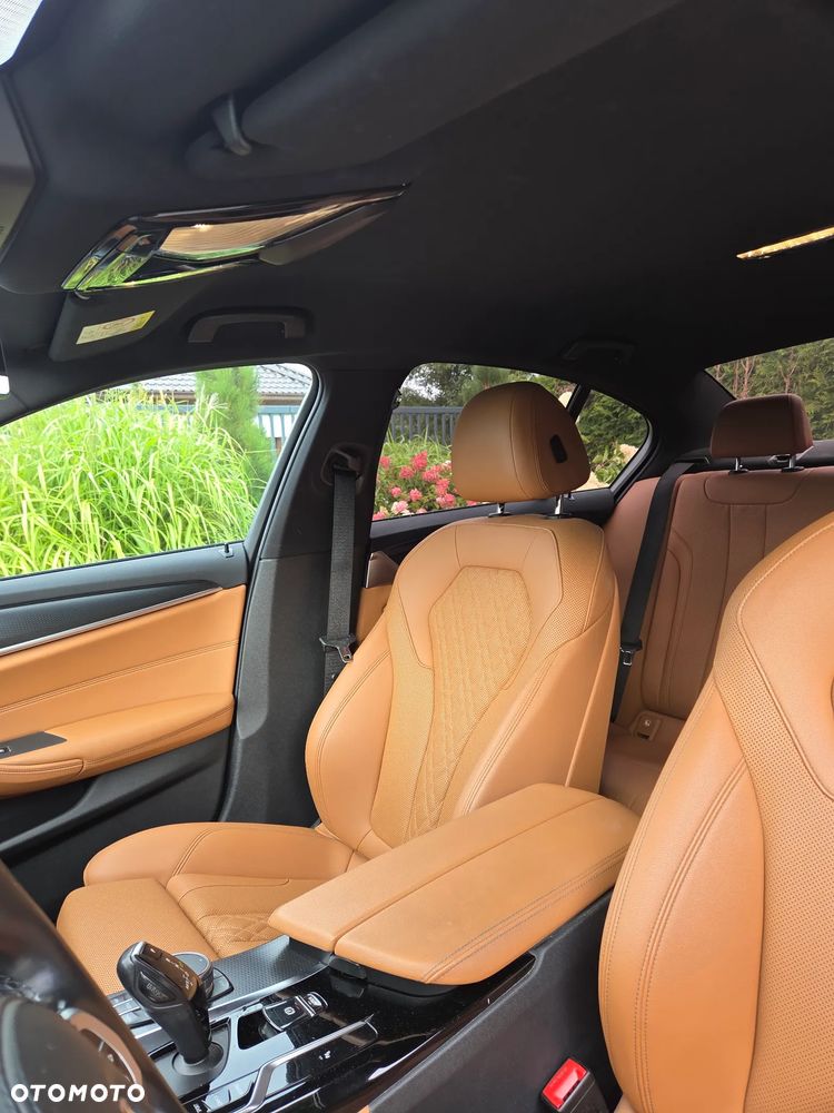 BMW Seria 5 520d xDrive - 12