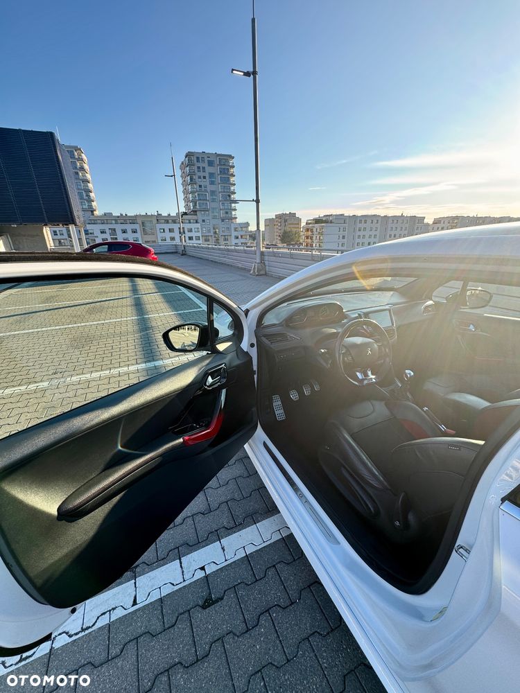 Peugeot 208 1.6 THP GTi - 8