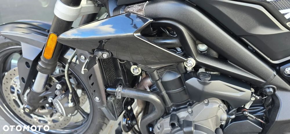 Triumph Street Triple - 32