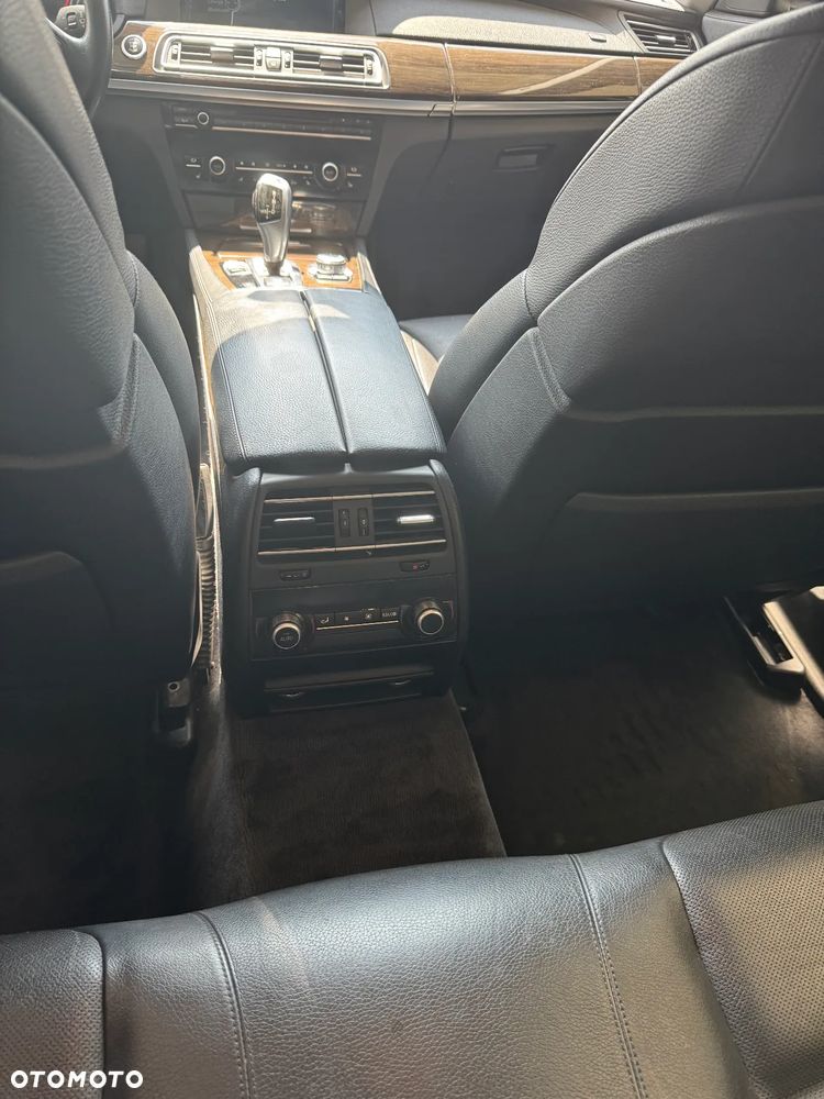 BMW Seria 7 730d - 23