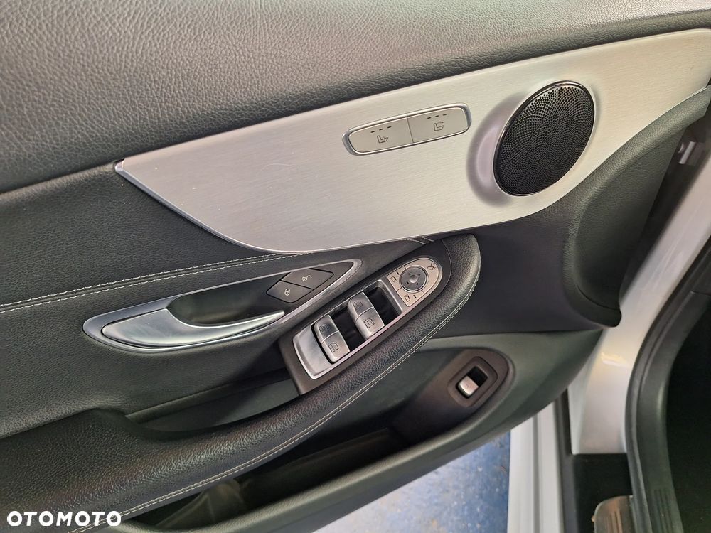 Mercedes-Benz Klasa C 220 d 4Matic 9G-TRONIC AMG Line - 19