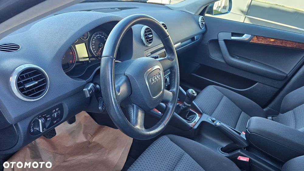 Audi A3 Sportback 1.9 TDI Attraction - 9