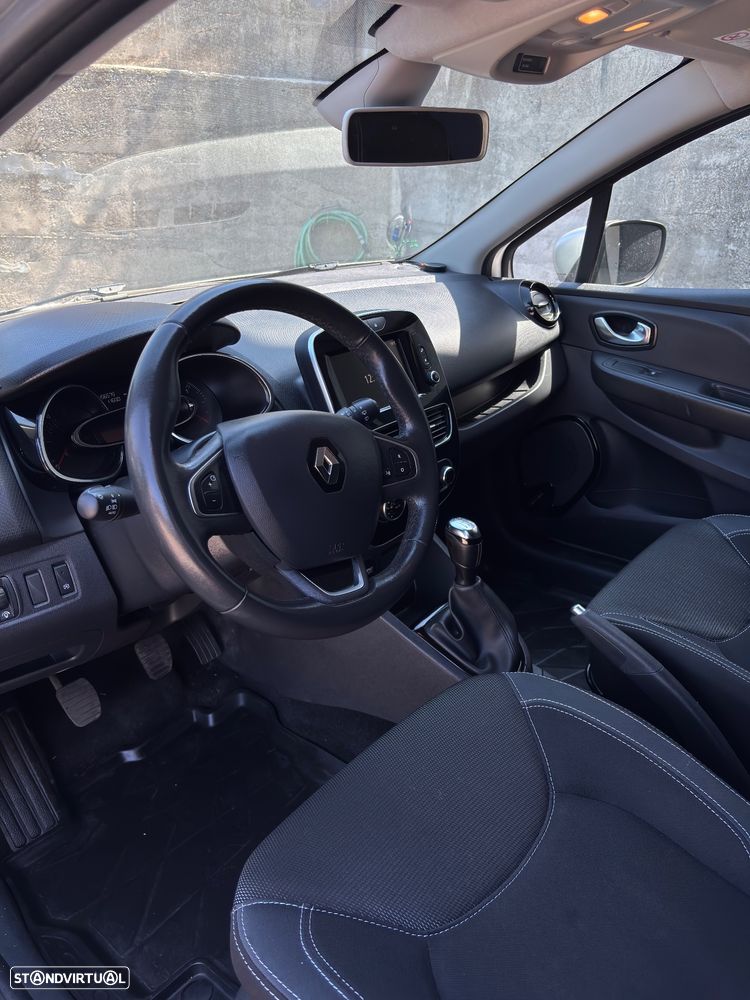 Renault CLIO - 6