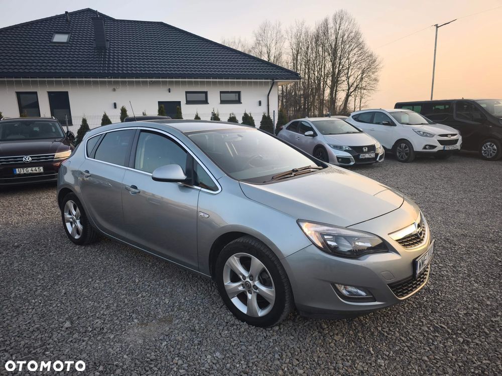 Opel Astra 1.6 Turbo Cosmo - 16