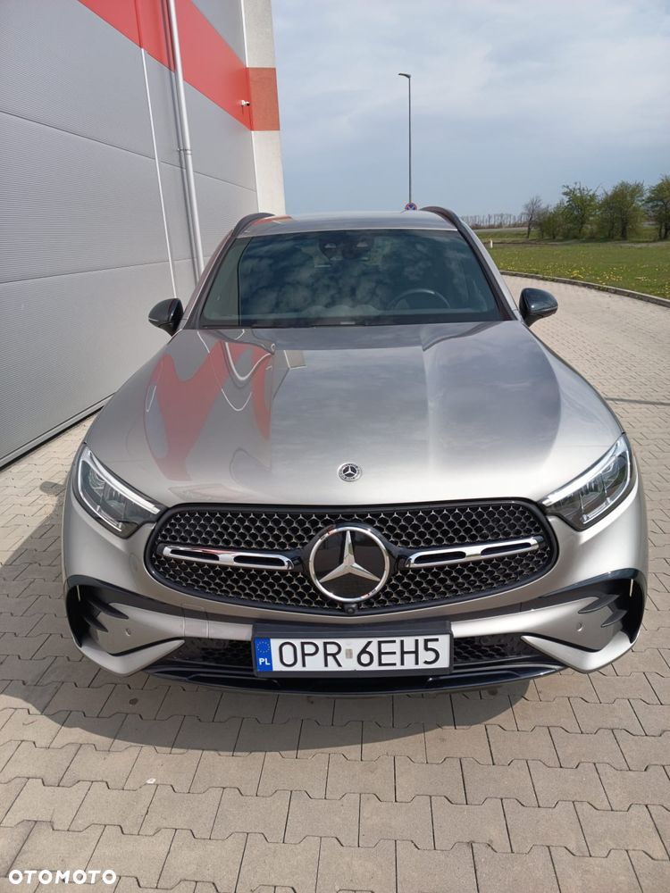 Mercedes-Benz GLC 300 4Matic 9G-TRONIC AMG Line Plus - 1