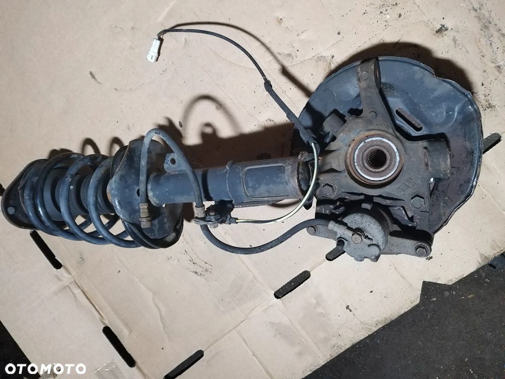 TOYOTA COROLLA E12 2.0 D-4D AMORTYZATORY ZWROTNICA PRZÓD PRAWY - 2