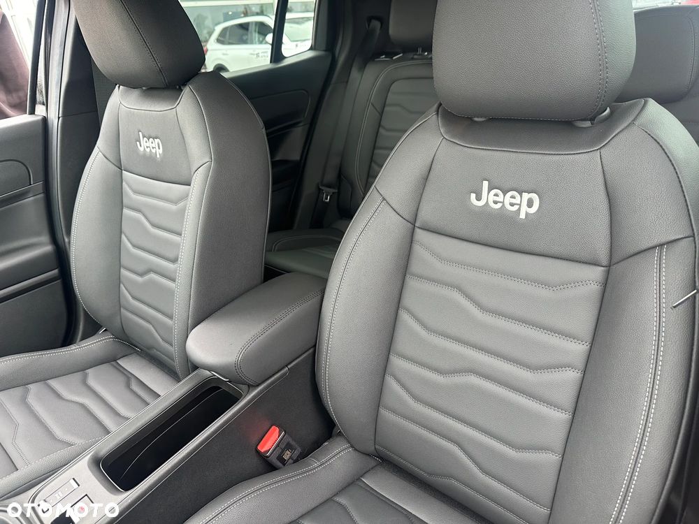 Jeep Avenger 1.2 T3 mHEV Black Edition FWD eDCT6 - 16