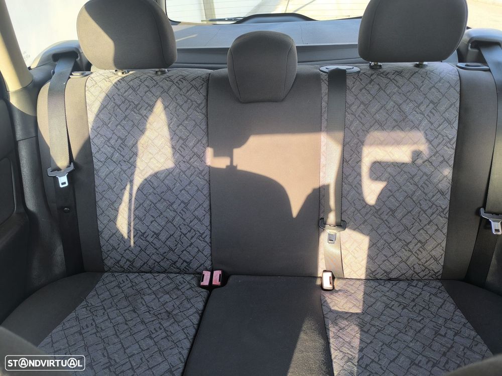Ford Focus 1.4 Comfort - 3