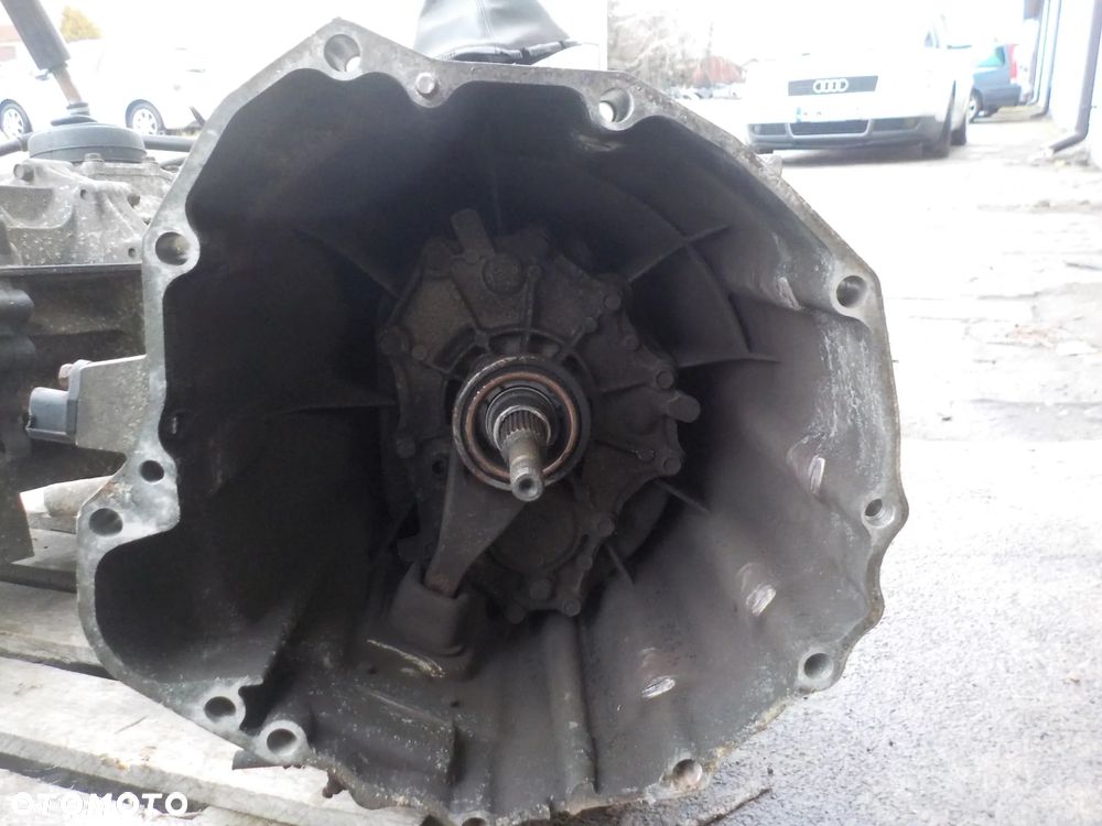 NISSAN PATHFINDER NAVARA 2.5 DCI SKRZYNIA BIEGÓW - 2