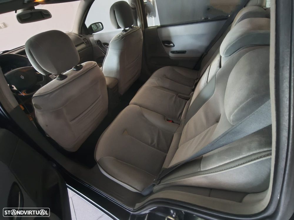 Renault Laguna Break 1.9 dCi Dynamique Edition - 7