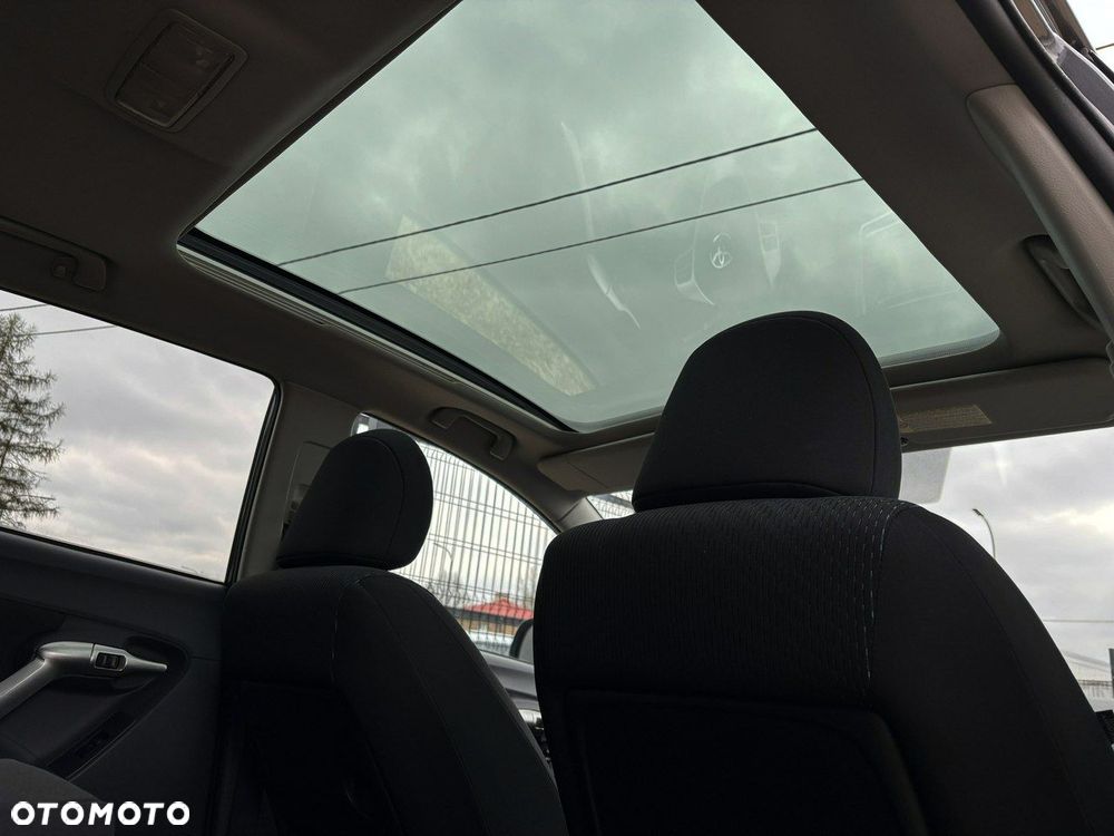 Toyota Verso 1.8 Premium 7os - 25