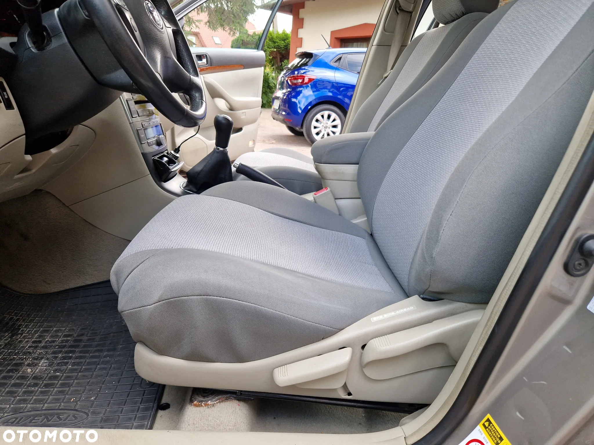 Toyota Avensis 1.8 VVT-i Sol - 21