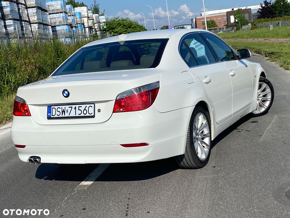 BMW Seria 5 520i - 13