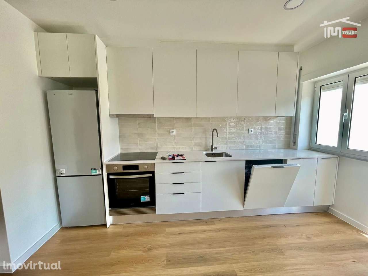 T1 Remodelado 2ºandar no Lavradio - Cozinha Equipada, Pereto de Com... - Grande imagem: 4/27