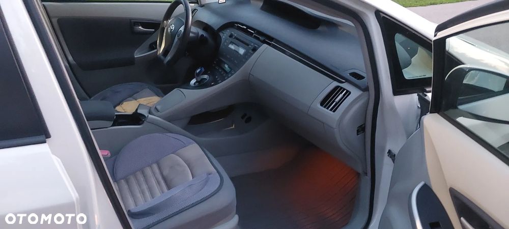 Toyota Prius - 16