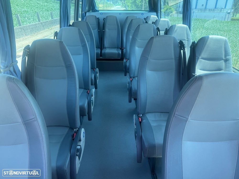 Volkswagen CRAFTER 2.5 TDI MINI BUS 16 Lugares - 17