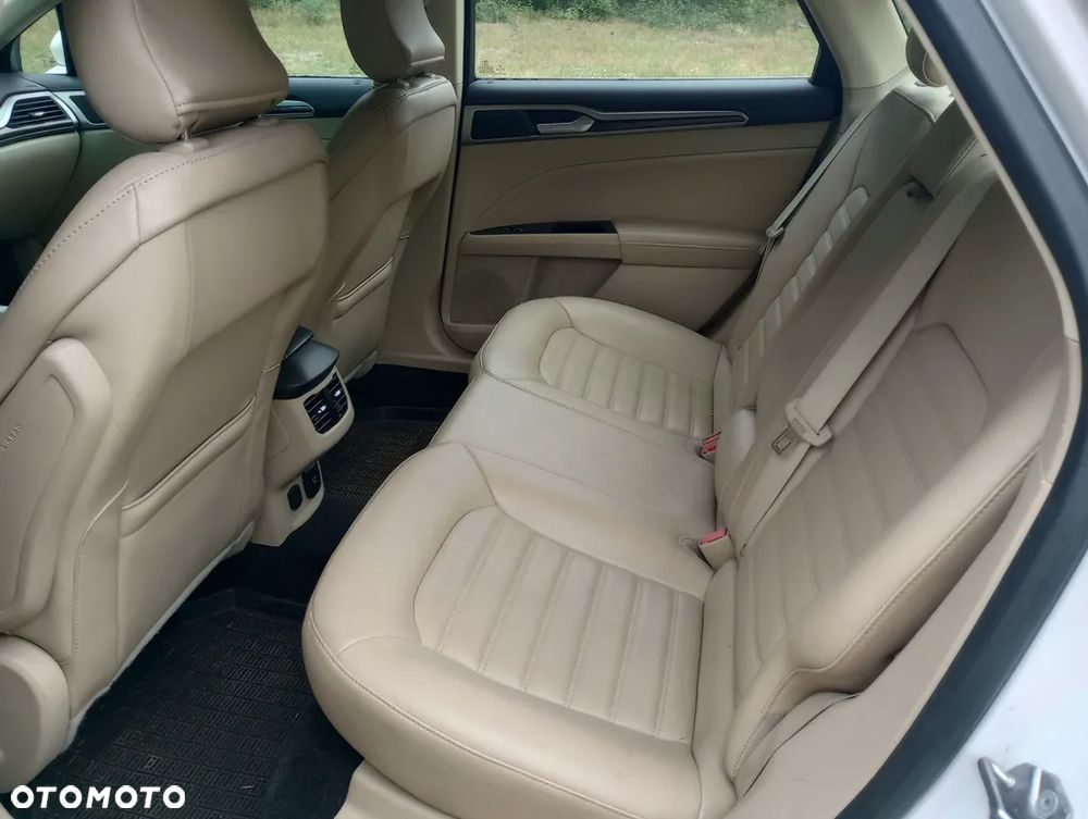 Ford Fusion - 14