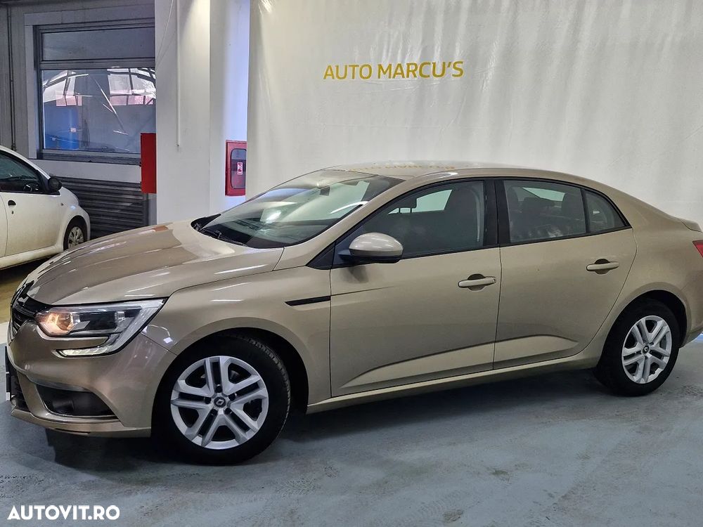 Renault Megane TCe Business - 11