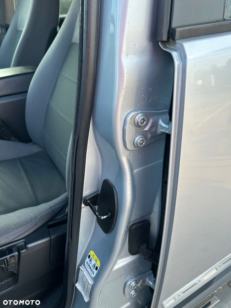 Land Rover Discovery - 36