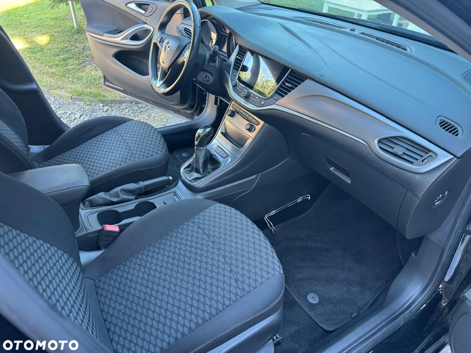 Opel Astra IV 1.6 CDTI Essentia - 17