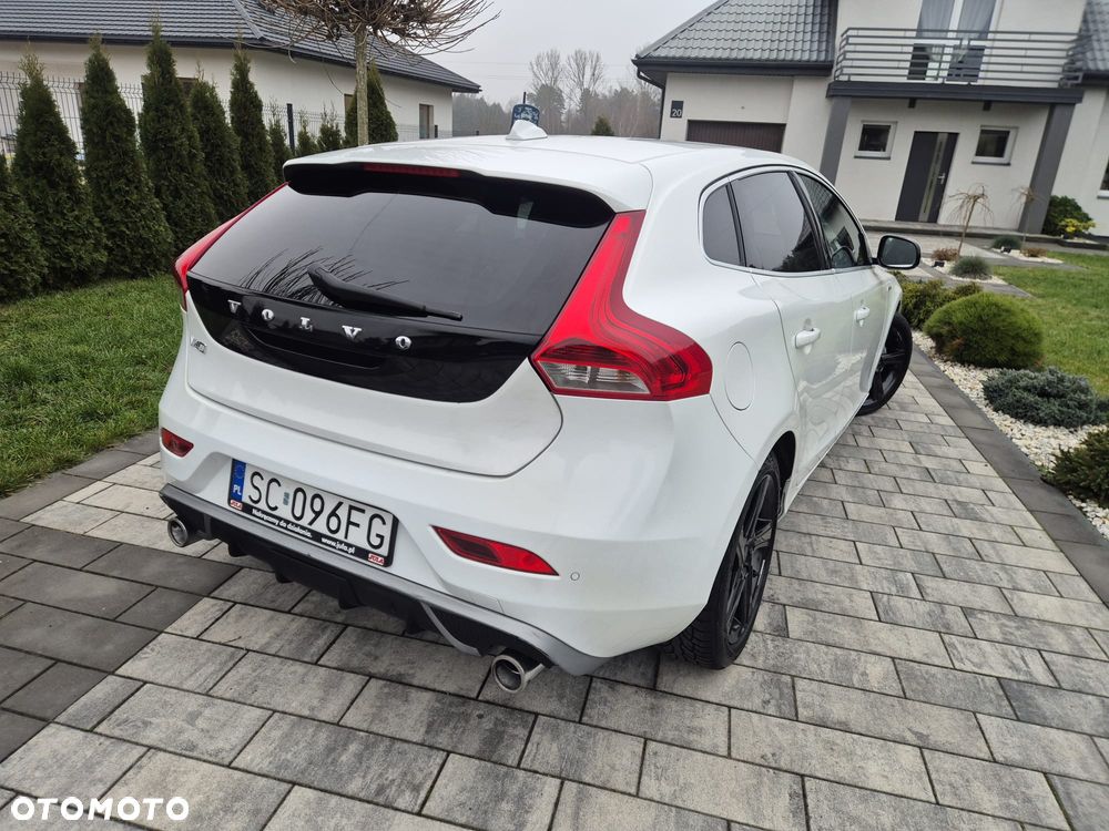 Volvo V40 D2 R Design - 15