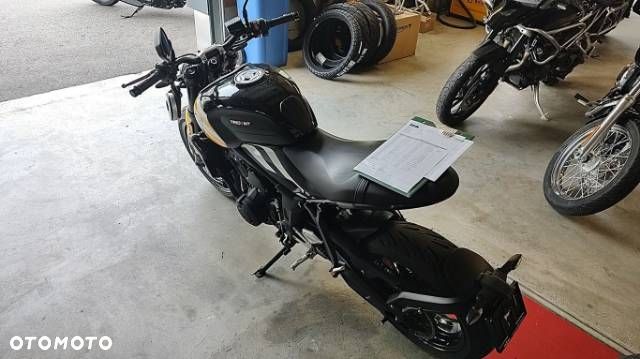 Triumph Trident - 6