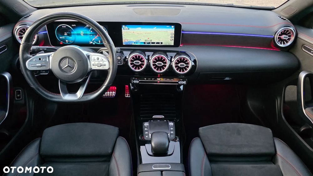 Mercedes-Benz CLA 180 7G-DCT AMG Line - 12