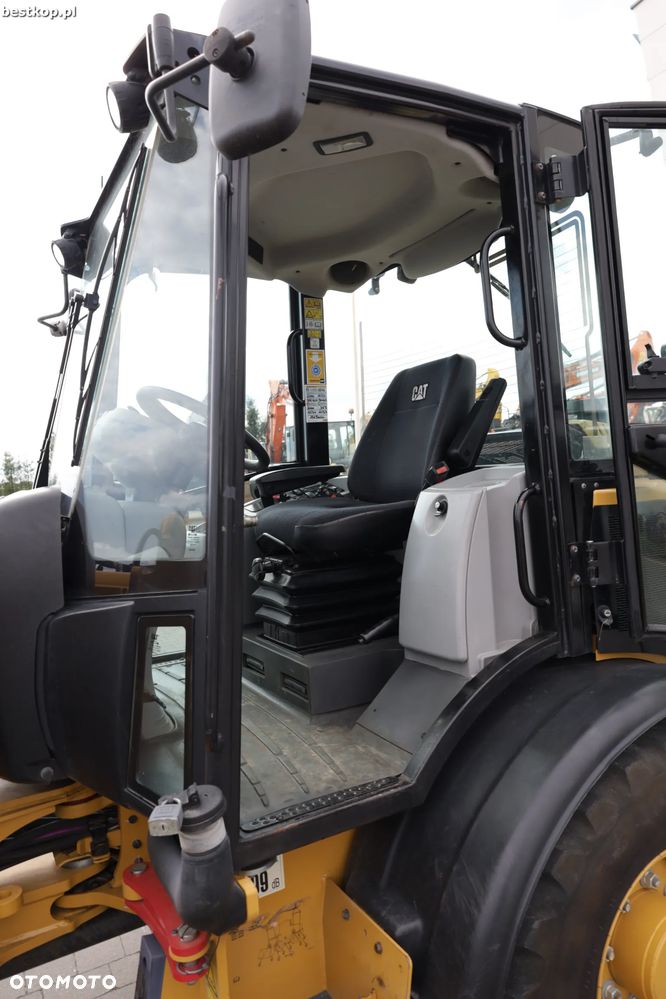 Caterpillar CAT 906M - 28