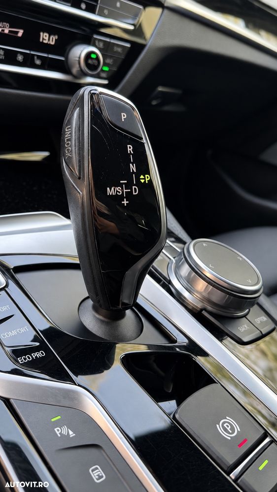 BMW Seria 5 540i AT - 9