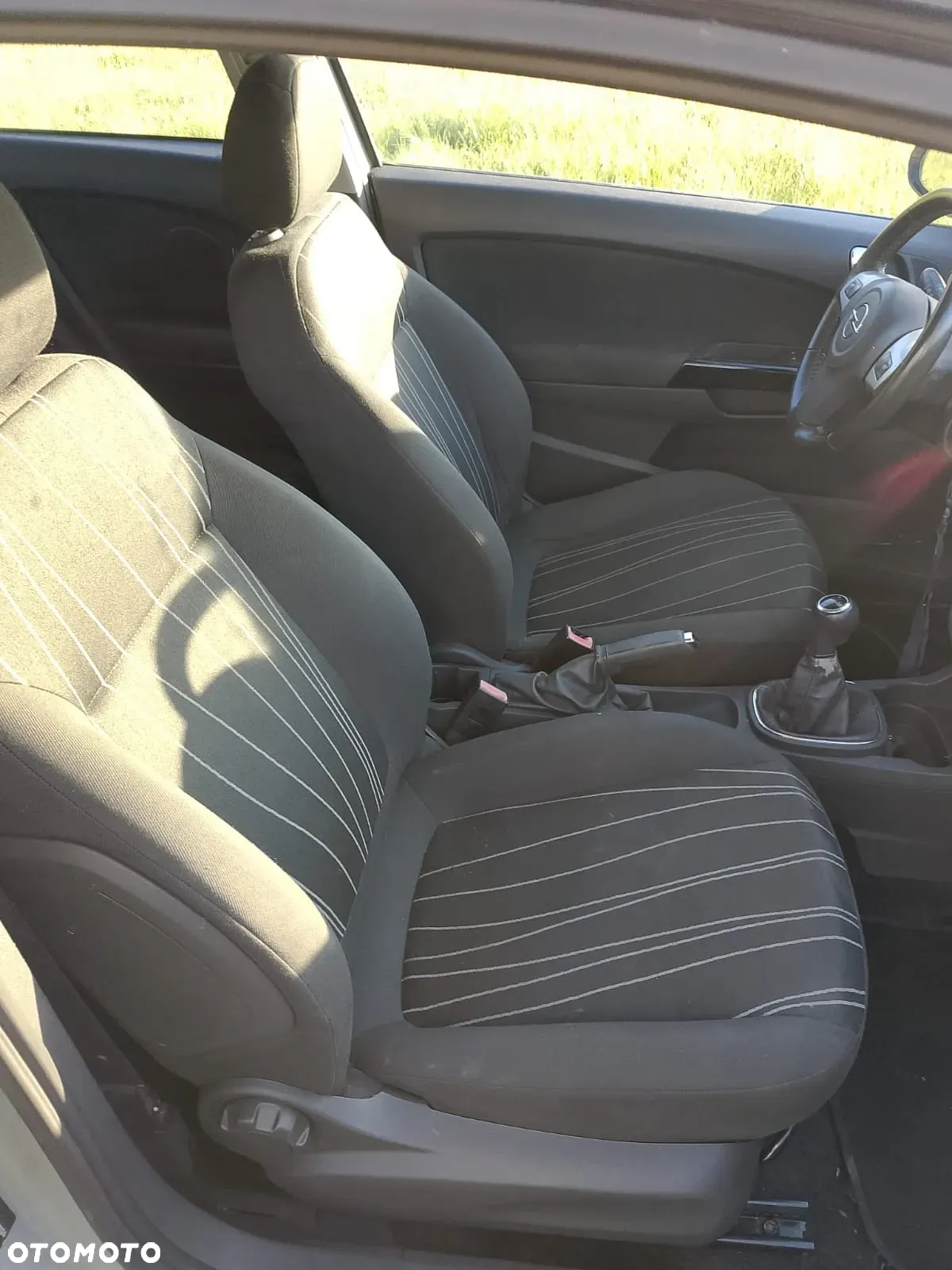 Opel Corsa 1.2 16V Edition / Active - 11