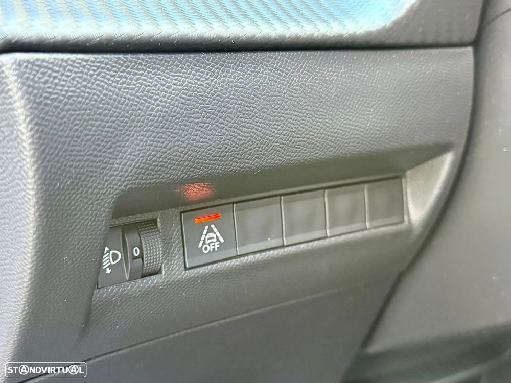 Peugeot 2008 PureTech 130 Allure Pack - 29