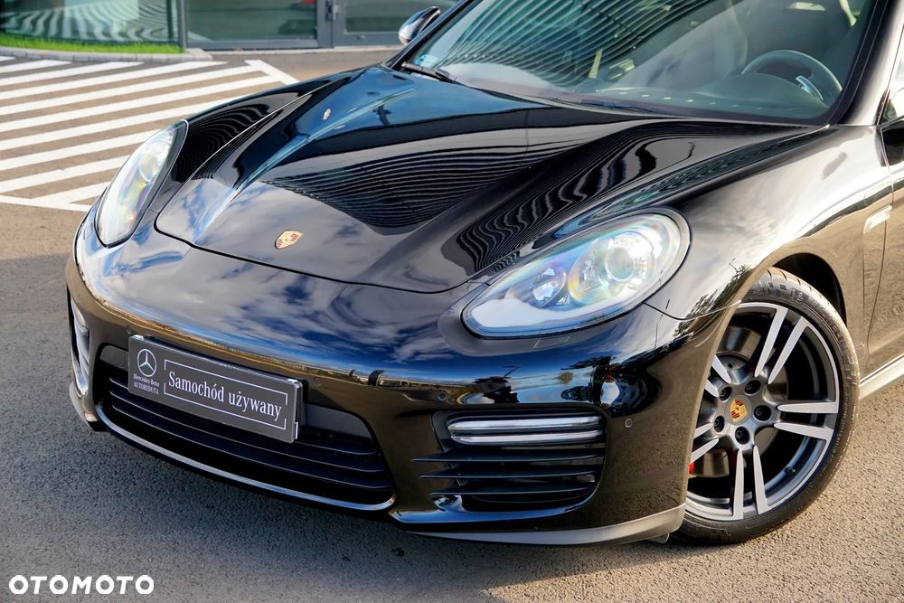 Porsche Panamera GTS PDK - 9